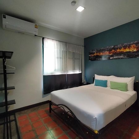 Baan Wangderm Hotel Бангкок Екстер'єр фото