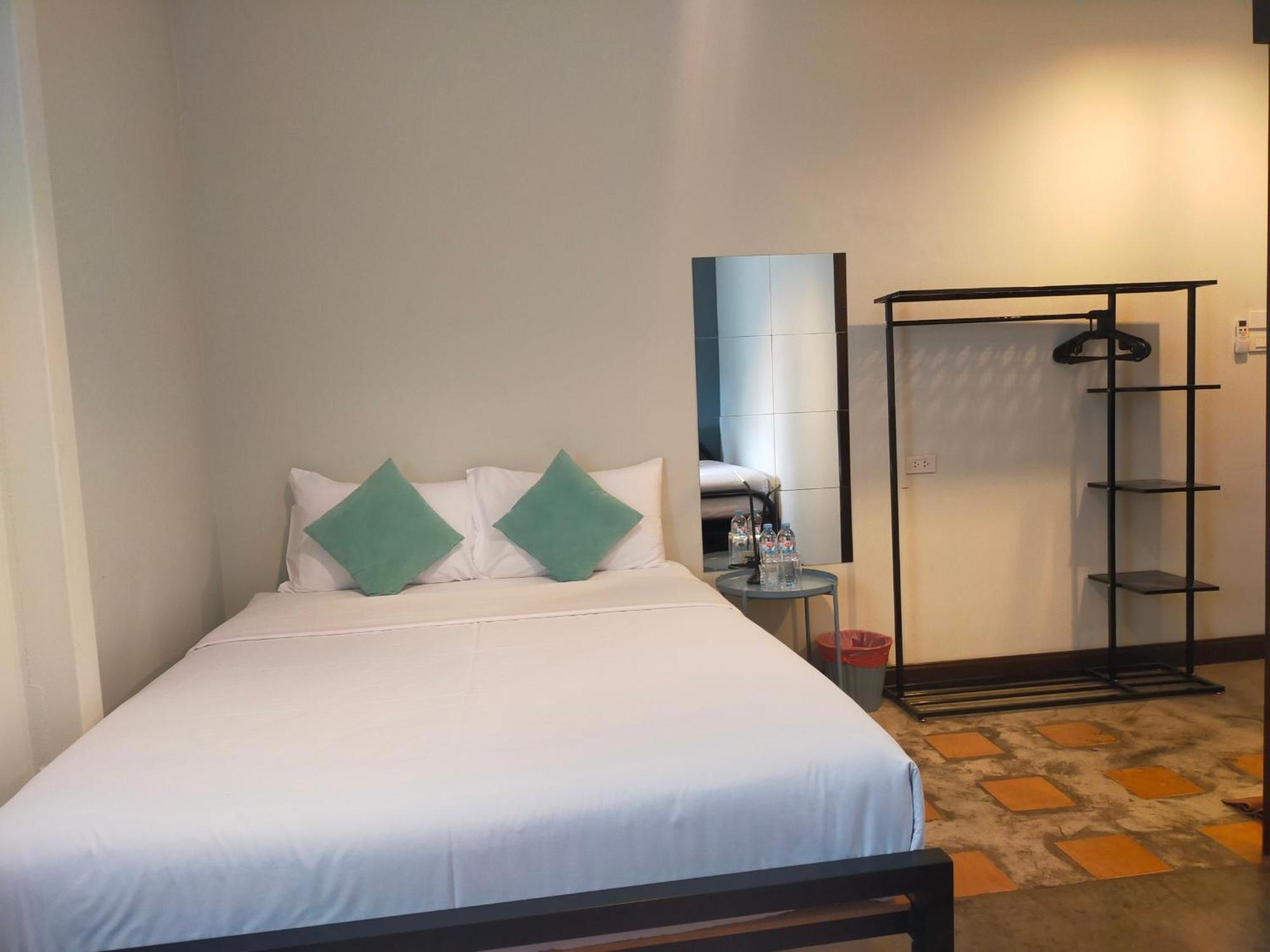 Baan Wangderm Hotel Бангкок Екстер'єр фото
