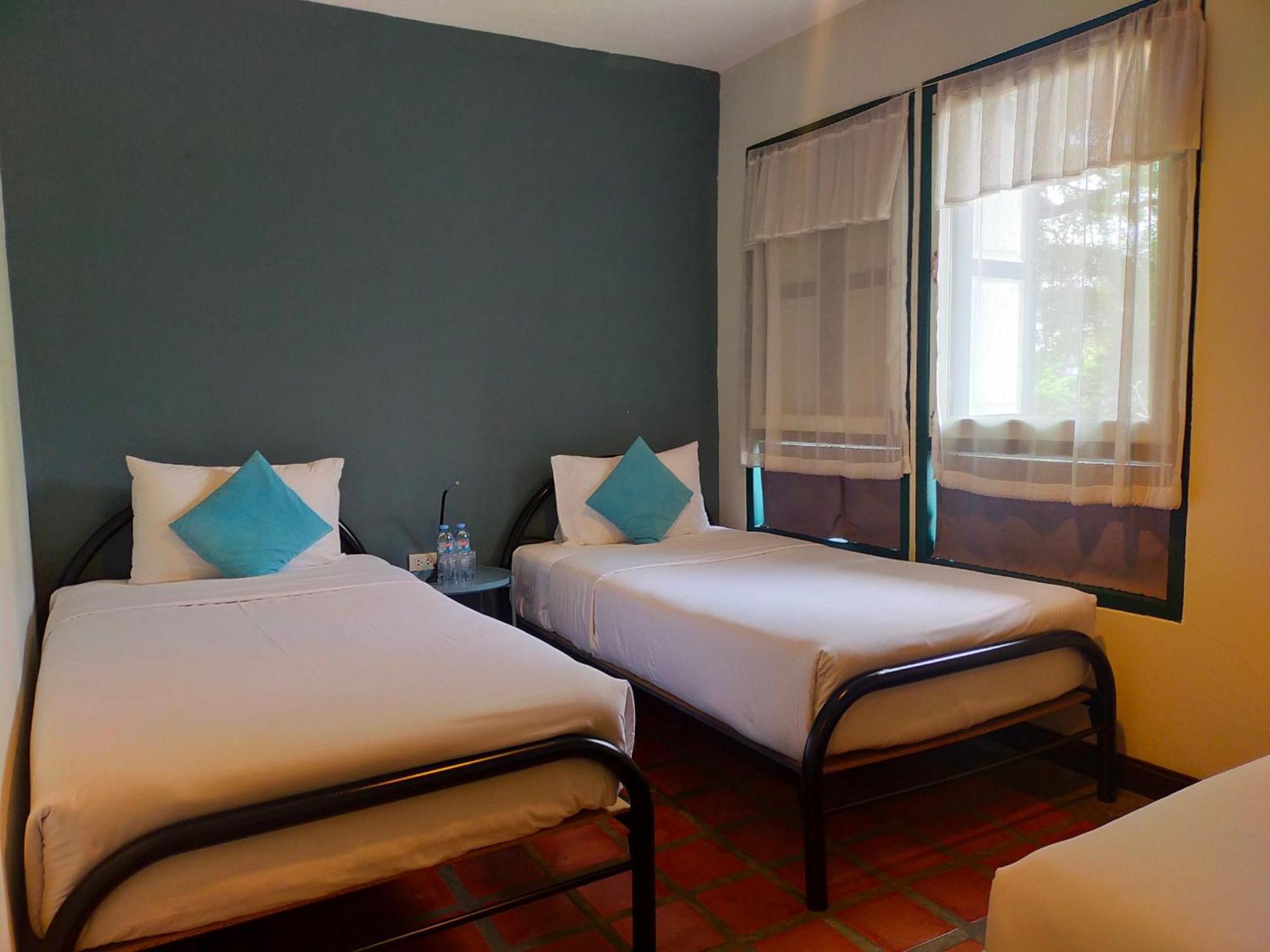 Baan Wangderm Hotel Бангкок Екстер'єр фото