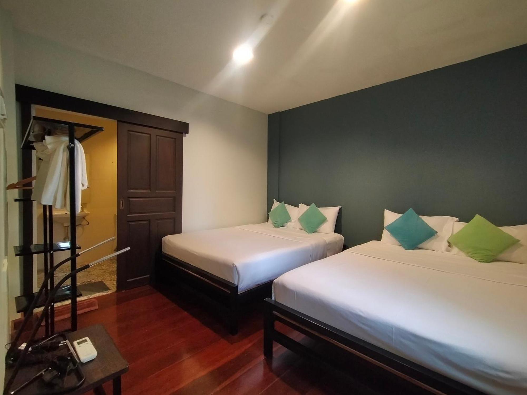Baan Wangderm Hotel Бангкок Екстер'єр фото