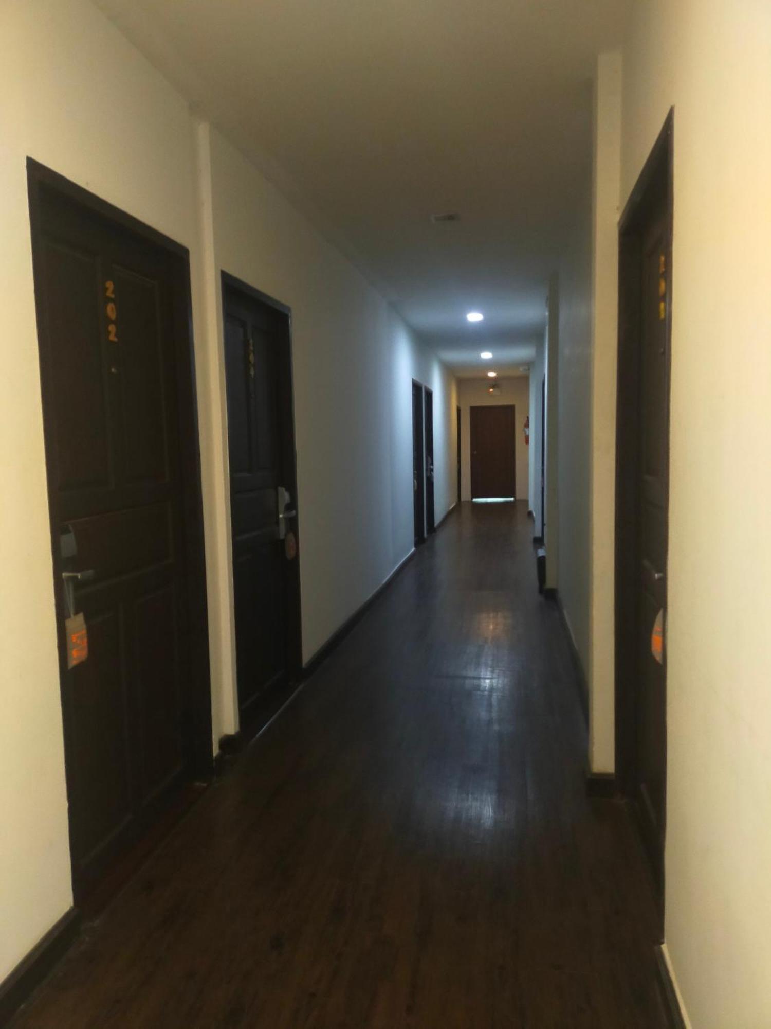 Baan Wangderm Hotel Бангкок Екстер'єр фото